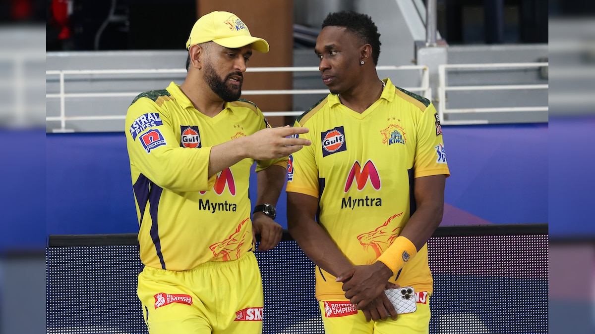 Dwayne Bravo Explains Why MS Dhoni Doesn’t Promote Himself In Batting Order Dwayne Bravo Explains Why MS Dhoni Doesn’t Promote Himself In Batting Order