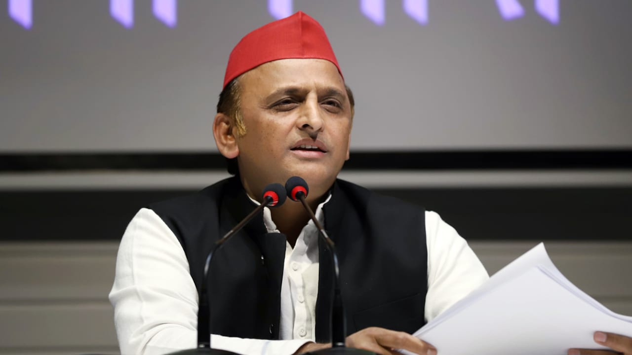CEC के खिलाफ इंडिया अलायन्स की बैठक से अखिलेश ने क्यों बनाई दूरी? समझिए अंदर की बात