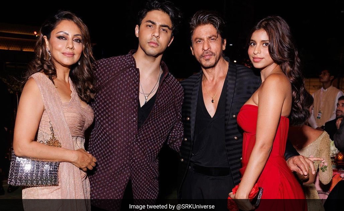 Viral: Inside Pic From Ambani Event, Featuring Shah Rukh Khan And ...
