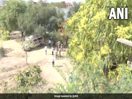 अतीक अहमद का बेटा असद हुआ सुपुर्द-ए-ख़ाक, नहीं नसीब हुई पिता के हाथ की मिट्टी अतीक अहमद का बेटा असद हुआ सुपुर्द-ए-ख़ाक, नहीं नसीब हुई पिता के हाथ की मिट्टी