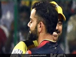 जब मिले माही और विराट तो माहौल भावुक हो गया, खुद कोहली ने अपनी जोड़ी का ये नाम रखा जब मिले माही और विराट तो माहौल भावुक हो गया, खुद कोहली ने अपनी जोड़ी का ये नाम रखा