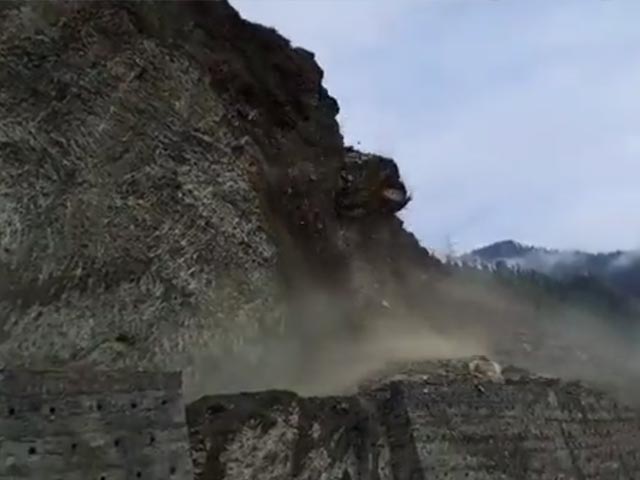Watch: Srinagar-Jammu Highway Shut After Massive Landslide At Banihal
