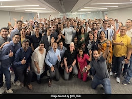 "I Can't Wait To Return!": Apple CEO Tim Cook's Photo With Indian Team "I Can't Wait To Return!": Apple CEO Tim Cook's Photo With Indian Team
