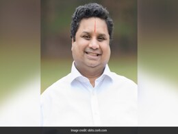 Indian-Origin Data Analyst Hit By Bus While Waiting At US Airport, Dies Indian-Origin Data Analyst Hit By Bus While Waiting At US Airport, Dies