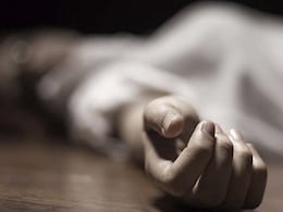 सीकरः कलेक्ट्रेट परिसर में जहर खाकर युवक ने दी जान, पत्नी वही करती है नौकरी, जानिए वजह सीकरः कलेक्ट्रेट परिसर में जहर खाकर युवक ने दी जान, पत्नी वही करती है नौकरी, जानिए वजह
