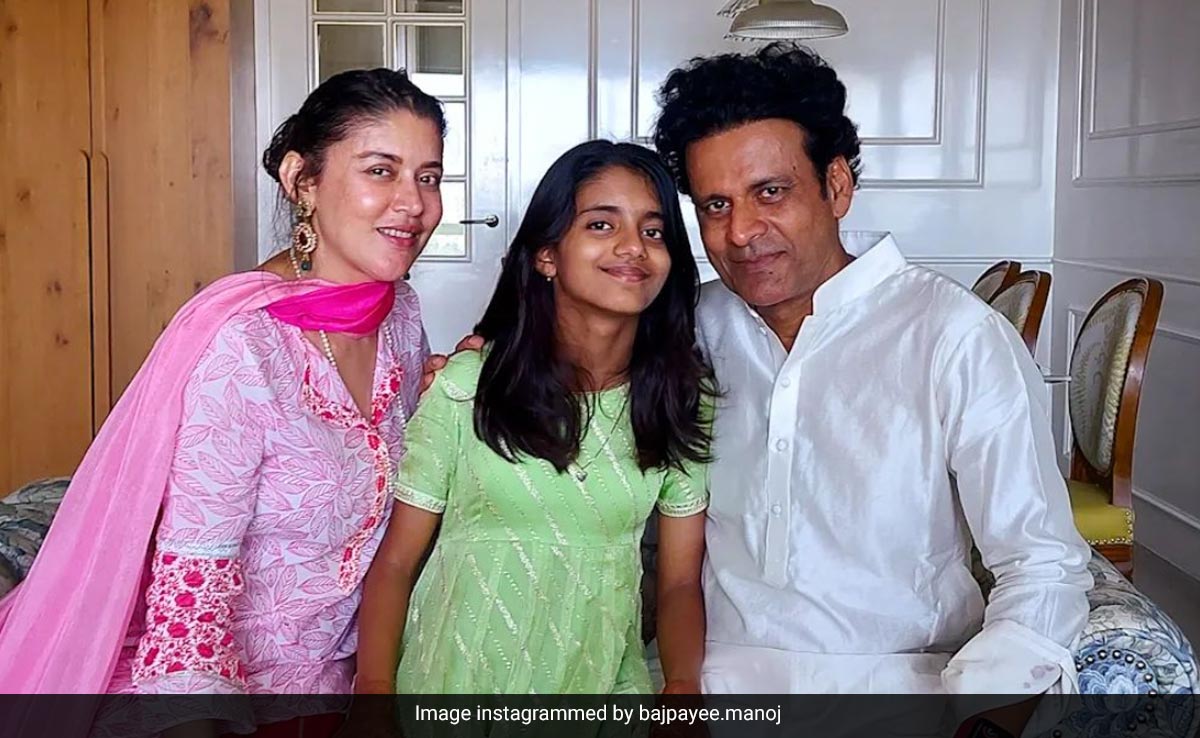 <I>The Family Man</I> Manoj Bajpayee Shares Pic Of His Real Life "Fam"