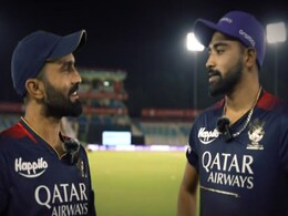 VIDEO:  सिराज का सालों पुराना सपना हुआ सच, पेसर ने खुद कार्तिक को बयां किया VIDEO:  सिराज का सालों पुराना सपना हुआ सच, पेसर ने खुद कार्तिक को बयां किया