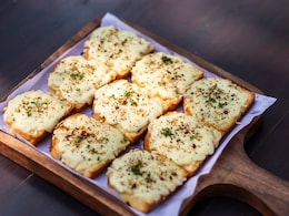 Feeling Hungry? Try This 10 Minutes Cheese Chilli Toast Now Feeling Hungry? Try This 10 Minutes Cheese Chilli Toast Now