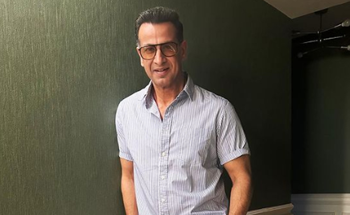 Ronit Roy's Cryptic Post About Betrayal Attracts Friend Smriti Irani's Attention