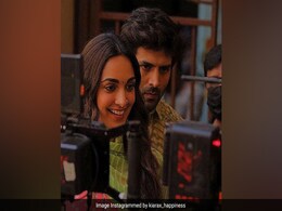 एक बार फिर सिल्वर स्क्रीन पर दिखेगी कार्तिक आर्यन और कियारा आडवाणी की जोड़ी, 'सत्यप्रेम की कथा' की रैपअप PICS देख फैंस हुए बेकरार एक बार फिर सिल्वर स्क्रीन पर दिखेगी कार्तिक आर्यन और कियारा आडवाणी की जोड़ी, 'सत्यप्रेम की कथा' की रैपअप PICS देख फैंस हुए बेकरार