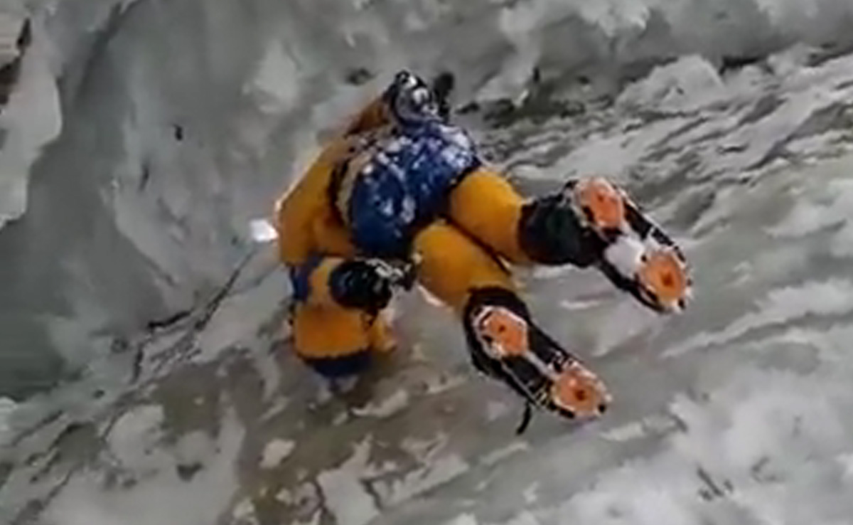 "RESPECT": Dramatic Video Shows Polish Climber Rescuing India's Anurag Maloo