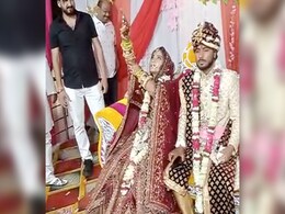 VIDEO: जयमाला के बाद दुल्हन ने स्टेज पर चलाई दनादन गोलियां, पुलिस ने किया केस दर्ज VIDEO: जयमाला के बाद दुल्हन ने स्टेज पर चलाई दनादन गोलियां, पुलिस ने किया केस दर्ज