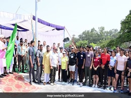 Jammu And Kashmir Lt Governor Flags Off Marathon To Mark 100th Episode Of PM's <i>Mann Ki Baat</i> Jammu And Kashmir Lt Governor Flags Off Marathon To Mark 100th Episode Of PM's <i>Mann Ki Baat</i>