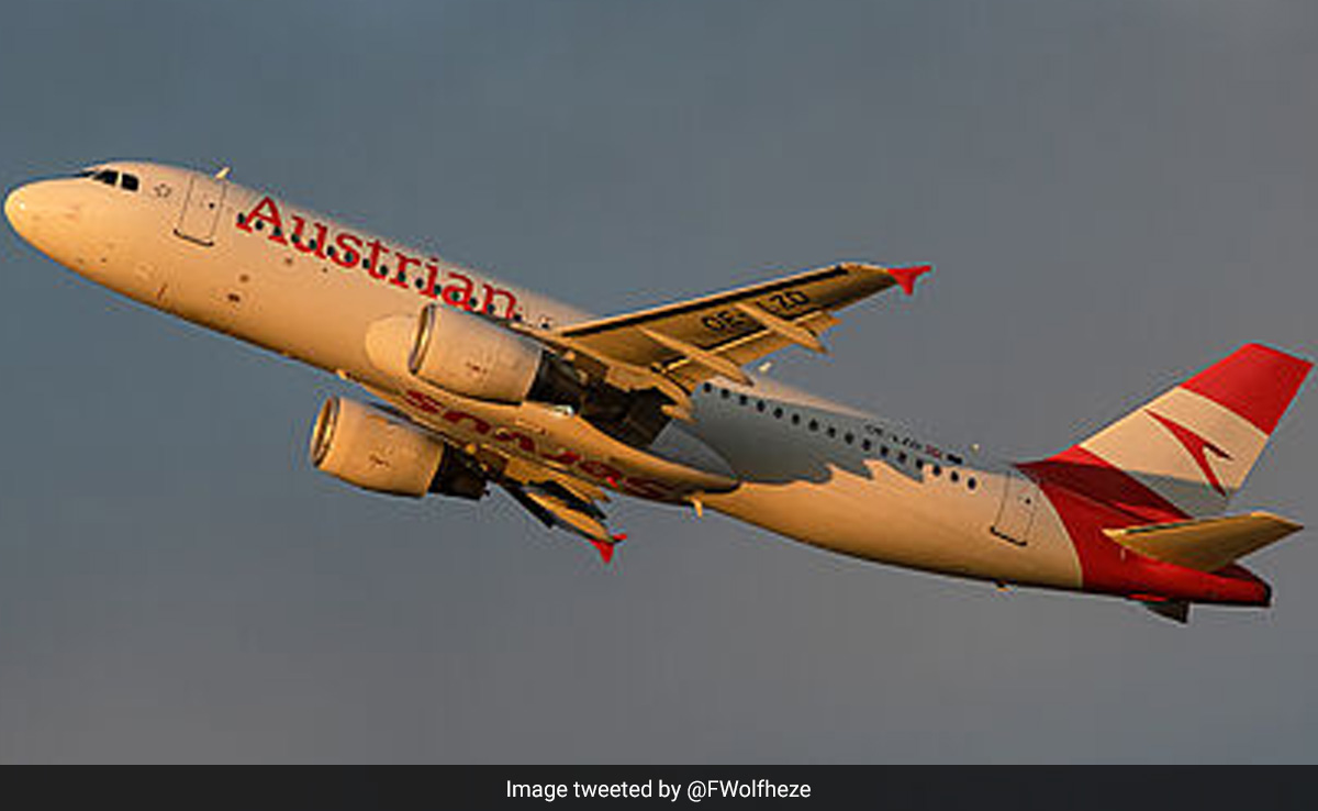Clogged Toilets Force Austrian Airlines Plane To Return