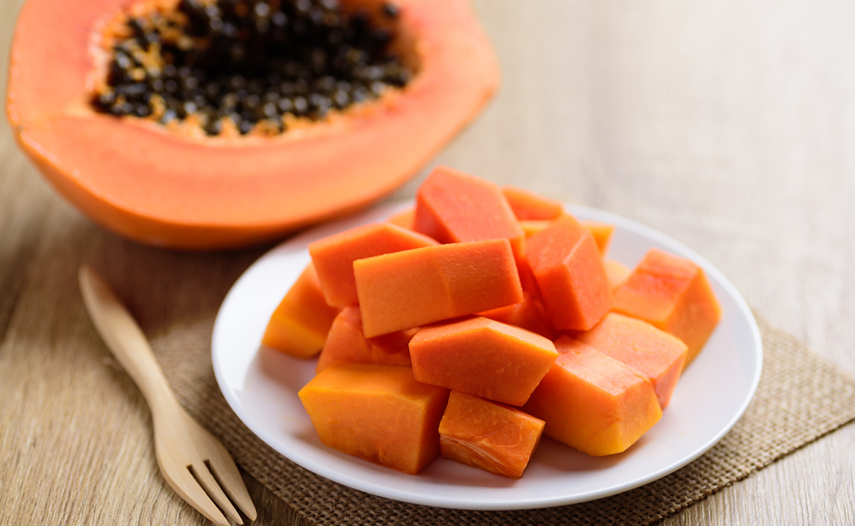 स्किन के लिए वरदान है पपीता, जानिए Papaya खाने और लगाने से मिलते हैं ये चमत्कारी फायदे