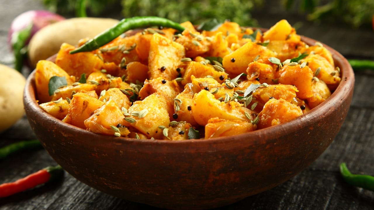 Why Does Aloo Sabzi Become Dry When Reheated? I Tested Different Ways To Bring It Back