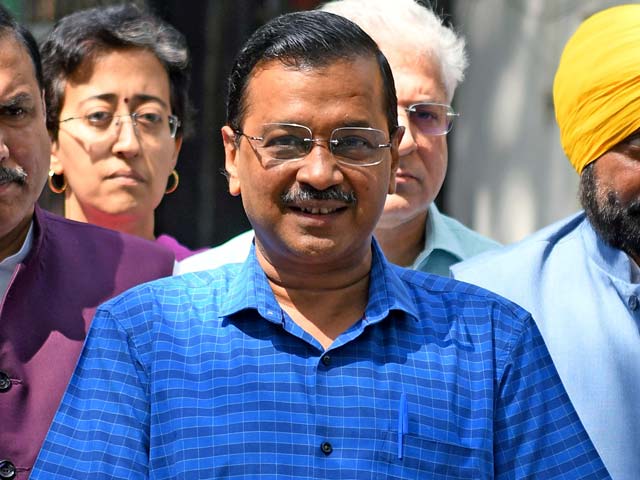 दिल्ली के शराब घोटाले में मुख्यमंत्री अरविंद केजरीवाल से सीबीआई की पूछताछ जारी