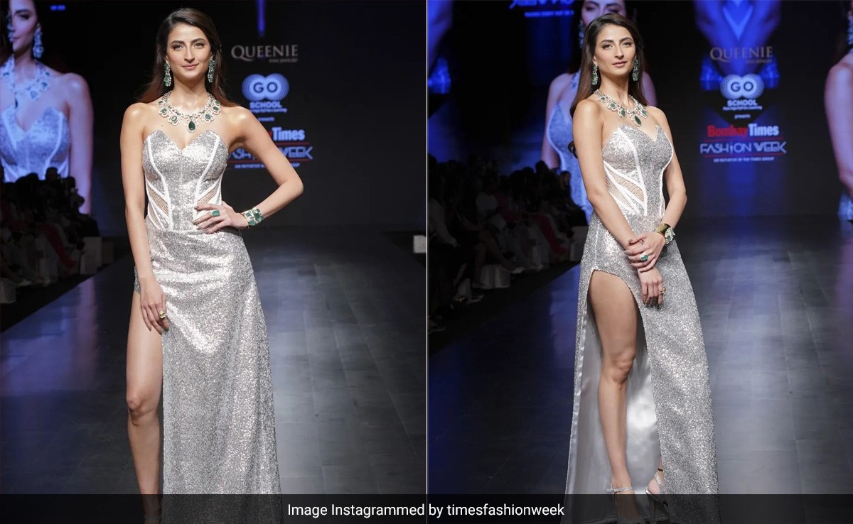 From Palak Tiwari To Mouni Roy Playing Showstoppers At Fashion Week, It's Bollywood Celebrity Fashion At Its Finest