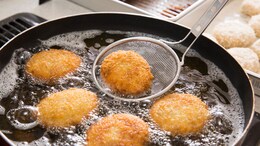 Best Cooking Oils For Deep Frying: Doctor Recommends These 4 Safe Options