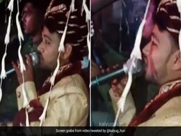 दूल्हा अपनी ही बारात में कार में बैठकर बैंड वालों के लिए गा रहा था गाना, स्टाइल देख लोग बोले- लगता है भाई का ही बैंड है... दूल्हा अपनी ही बारात में कार में बैठकर बैंड वालों के लिए गा रहा था गाना, स्टाइल देख लोग बोले- लगता है भाई का ही बैंड है...