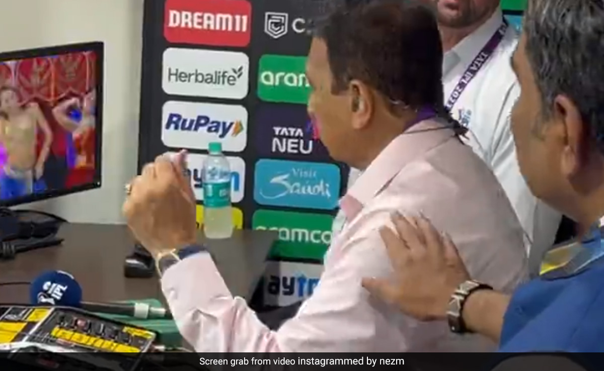 IPL 2023: रश्मिका मंदाना के ठुमके को देख खुद को रोक नहीं पाए सुनील गावस्कर, कुर्सी पर बैठकर ही झूमने लगे, Video