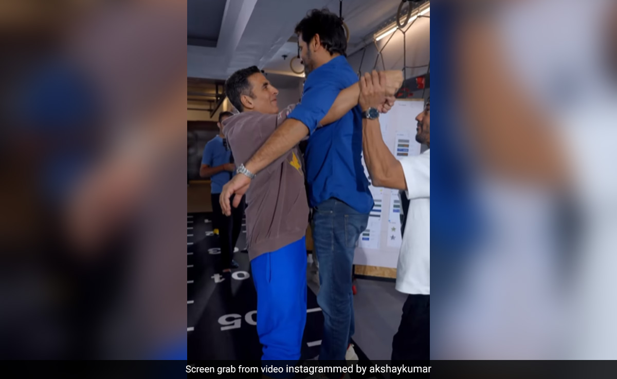 April Fool's Day: Some "Prank Inspo" From OG Prankster Akshay Kumar. BRB, Still Laughing