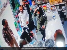 Video: Iranian Women Attacked With Yoghurt, Arrested For Not Wearing Hijab Video: Iranian Women Attacked With Yoghurt, Arrested For Not Wearing Hijab