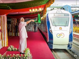 Kerala Chief Minister Thanks PM Modi For First Vande Bharat Train Kerala Chief Minister Thanks PM Modi For First Vande Bharat Train