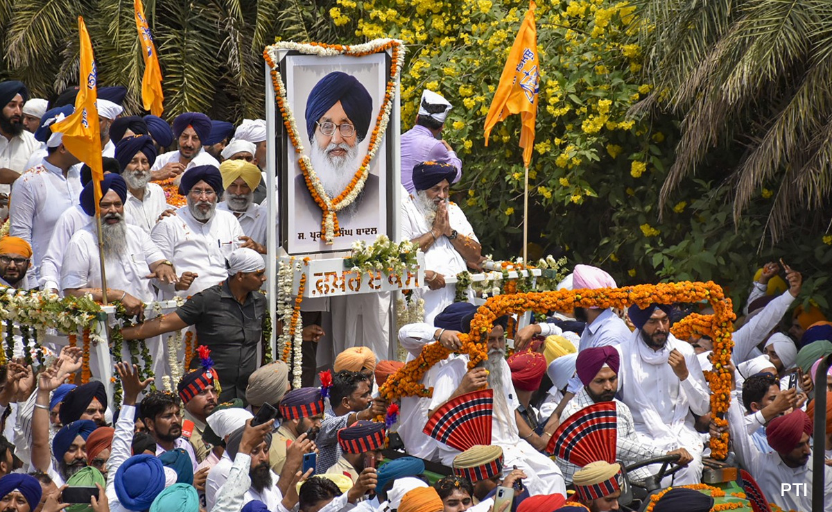 Parkash Badal Cremated At Ancestral Village With Full State Honours