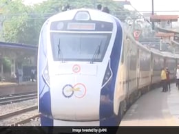 Stone Pelted At Vande Bharat Train In UP's Agra, Window Broken Stone Pelted At Vande Bharat Train In UP's Agra, Window Broken