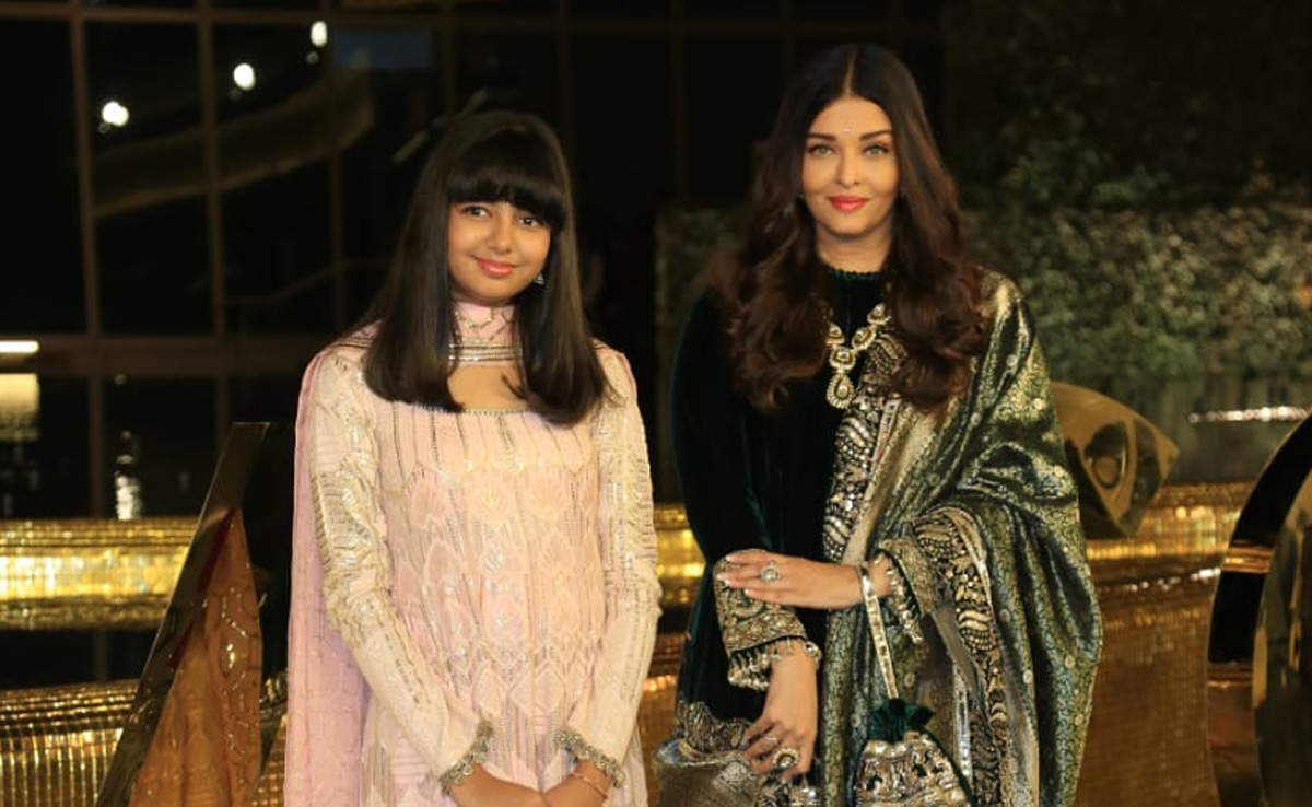 Abhishek Bachchan Left This Comment On Wife Aishwarya And Daughter Aaradhya's Pic From Last Night