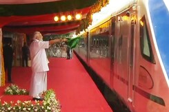 PM Flags Off Kerala's First Vande Bharat Express PM Flags Off Kerala's First Vande Bharat Express