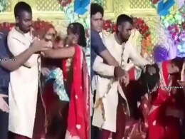 एक पल में टूट गईं सात जन्मों की कसमें, जब स्टेज पर ही एक दूसरे लड़ पड़े दूल्हा दुल्हन एक पल में टूट गईं सात जन्मों की कसमें, जब स्टेज पर ही एक दूसरे लड़ पड़े दूल्हा दुल्हन