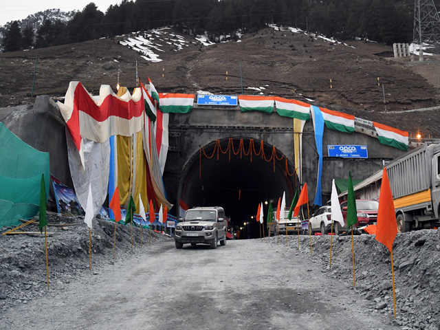 Nitin Gadkari Inspects Key Tunnels In Jammu And Kashmir