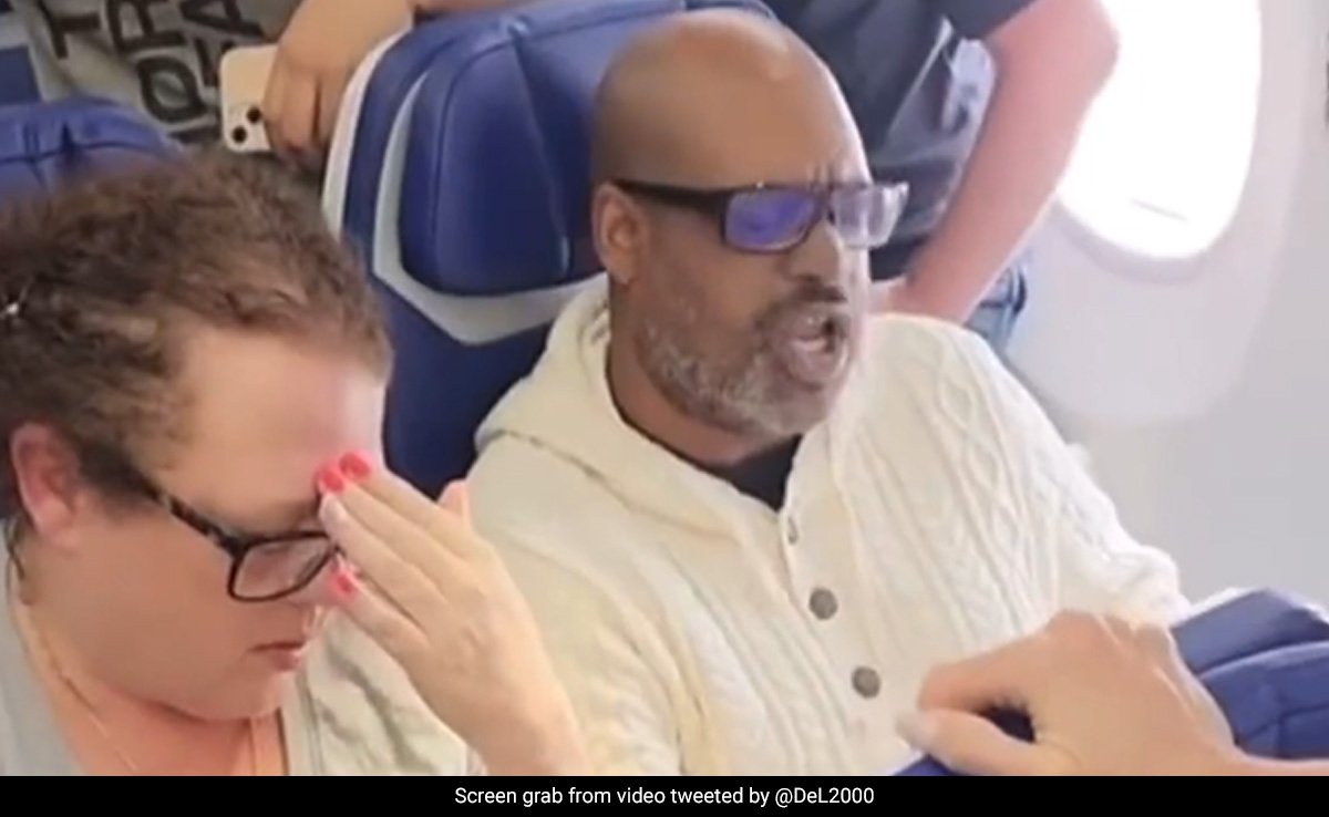 Man Removed From Flight In US After Meltdown Over Crying Baby