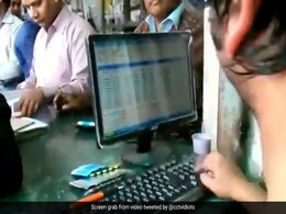 दवा की दुकान के बिलिंग काउटर पर बैठे शख्स की टाइपिंग स्पीड देख दंग रह गए लोग, बोले- भविष्य में ये AI की जगह लेगा दवा की दुकान के बिलिंग काउटर पर बैठे शख्स की टाइपिंग स्पीड देख दंग रह गए लोग, बोले- भविष्य में ये AI की जगह लेगा
