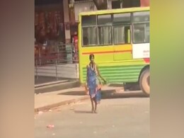 फल बेचने के बाद महिला कचरा को डस्टबीन में फेंक रही थी, आनंद महिंद्रा ने कहा- इनका पता बताओ! फल बेचने के बाद महिला कचरा को डस्टबीन में फेंक रही थी, आनंद महिंद्रा ने कहा- इनका पता बताओ!