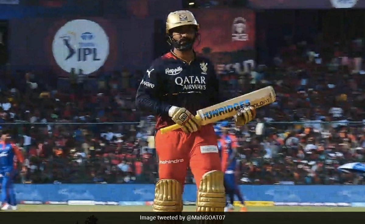 "धोनी का सबसे बुरा दौर कार्तिक से कहीं बेहतर था', बना अनचाहा रिकॉर्ड तो फैंस ने दिनेश को सुनायी खरी-खोटी