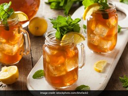 Try This Nutritionist-Approved Iced Tea Recipe For Quick Summer Hydration