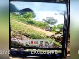 दंतेवाड़ा नक्सली हमले का Exclusive वीडियो आया सामने, घायल जवान ने ऐसे किया मुकाबला दंतेवाड़ा नक्सली हमले का Exclusive वीडियो आया सामने, घायल जवान ने ऐसे किया मुकाबला