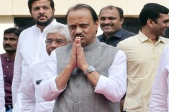 NCP छोड़ने की अफवाहों को अजीत पवार ने किया खारिज, लेकिन फिर भी चर्चाओं का बजार गर्म क्यों? NCP छोड़ने की अफवाहों को अजीत पवार ने किया खारिज, लेकिन फिर भी चर्चाओं का बजार गर्म क्यों?