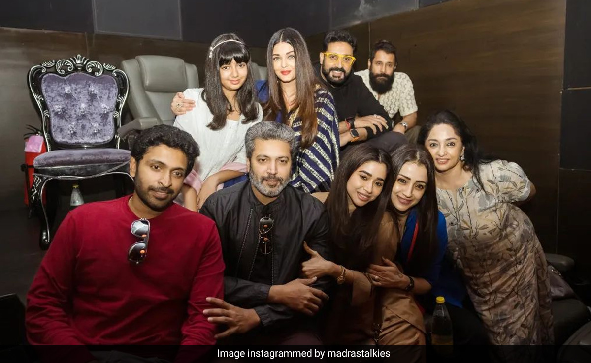 Aishwarya Rai Bachchan Watches <i>PS-2</i> With Abhishek, Aaradhya, Vikram And Co-Stars