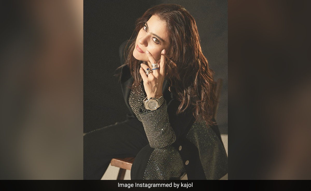 Filmfare Awards 2023: Kajol's Outfit Was Inspired By "Red Carpet Heroes" Ajay Devgn, SRK, Aamir And Salman