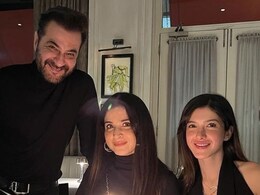 Shanaya Kapoor Shares A Glimpse Of Mom Maheep's Birthday Cake