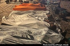Top Wrestlers Spend Night At Delhi Protest Site Top Wrestlers Spend Night At Delhi Protest Site