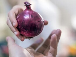 Grocery Guide: 5 Smart Ways To Avoid Buying Rotten Onions