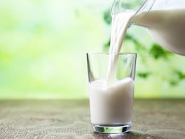 World Milk Day 2023: दिन में किस समय दूध पीना है ज्यादा फायेदमंद, यहां जानें दूध पीने के 6 बड़े फायदे World Milk Day 2023: दिन में किस समय दूध पीना है ज्यादा फायेदमंद, यहां जानें दूध पीने के 6 बड़े फायदे