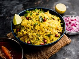 Quick Breakfast: This Delicious Microwave Poha Recipe Will Save You Time