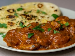 Cook Like A Pro: Learn How To Make Authentic Indian Tava Prawn Masala In 20 Minutes