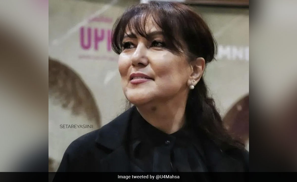 2 Iranian Actresses Charged For Not Wearing Headscarves: Report